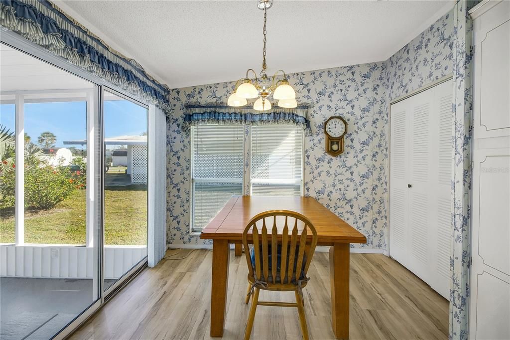 For Sale: $175,000 (3 beds, 2 baths, 1456 Square Feet)