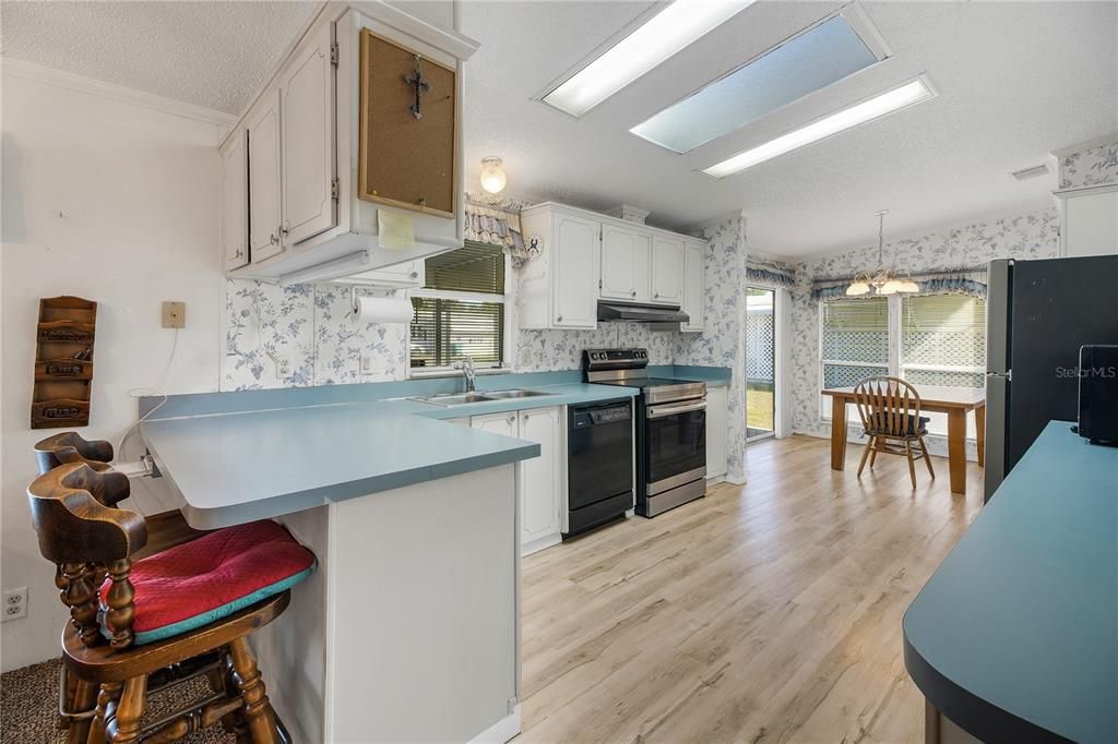 For Sale: $175,000 (3 beds, 2 baths, 1456 Square Feet)