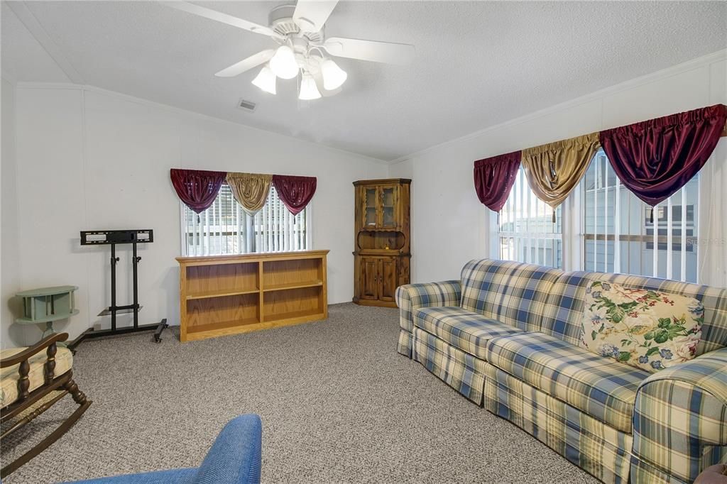 For Sale: $175,000 (3 beds, 2 baths, 1456 Square Feet)