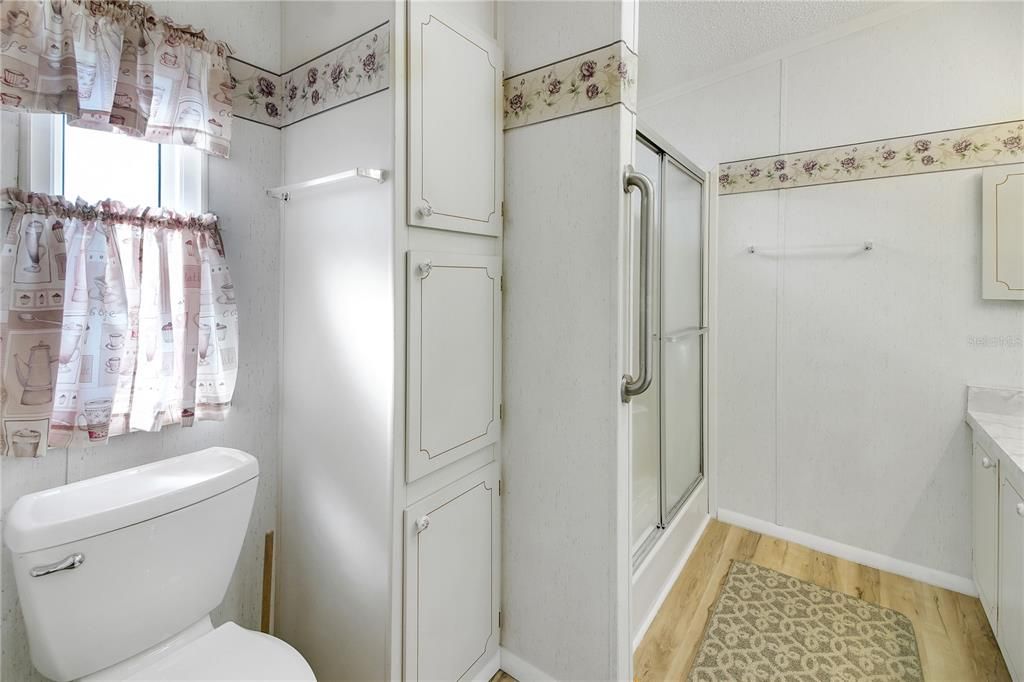 For Sale: $175,000 (3 beds, 2 baths, 1456 Square Feet)