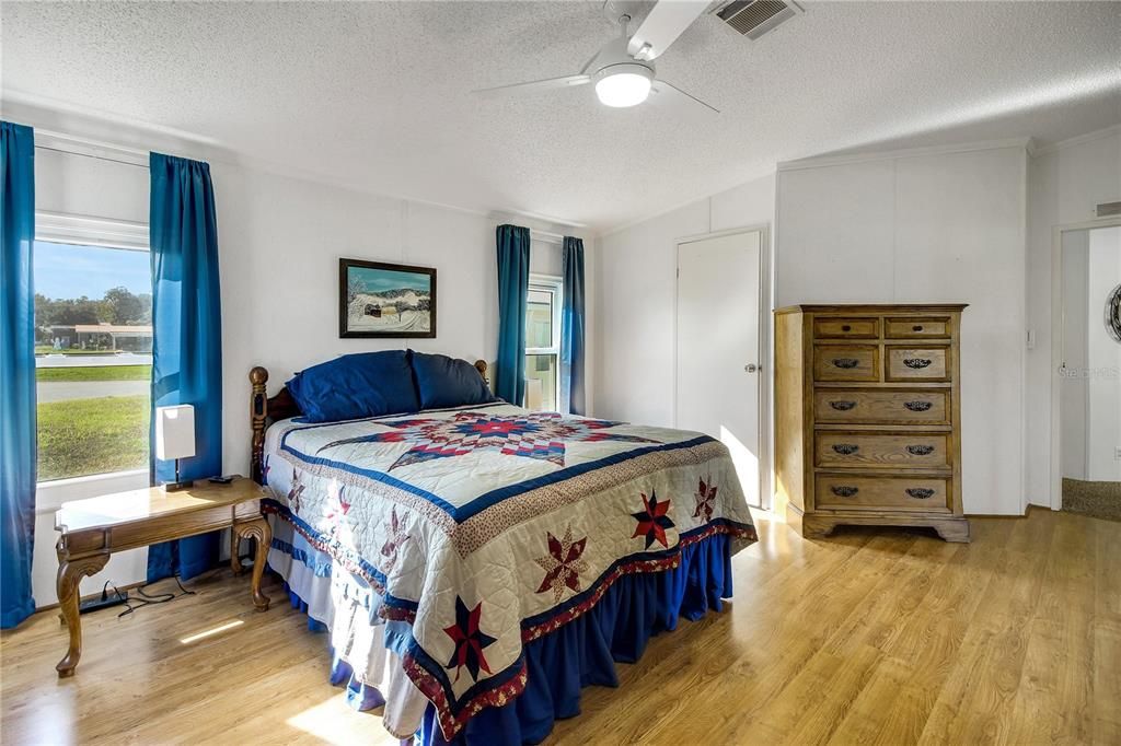 For Sale: $175,000 (3 beds, 2 baths, 1456 Square Feet)