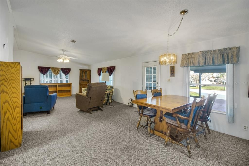 For Sale: $175,000 (3 beds, 2 baths, 1456 Square Feet)