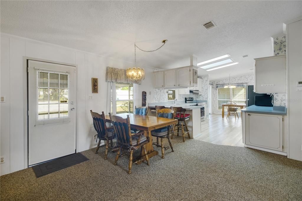 For Sale: $175,000 (3 beds, 2 baths, 1456 Square Feet)