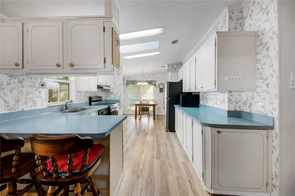 For Sale: $175,000 (3 beds, 2 baths, 1456 Square Feet)