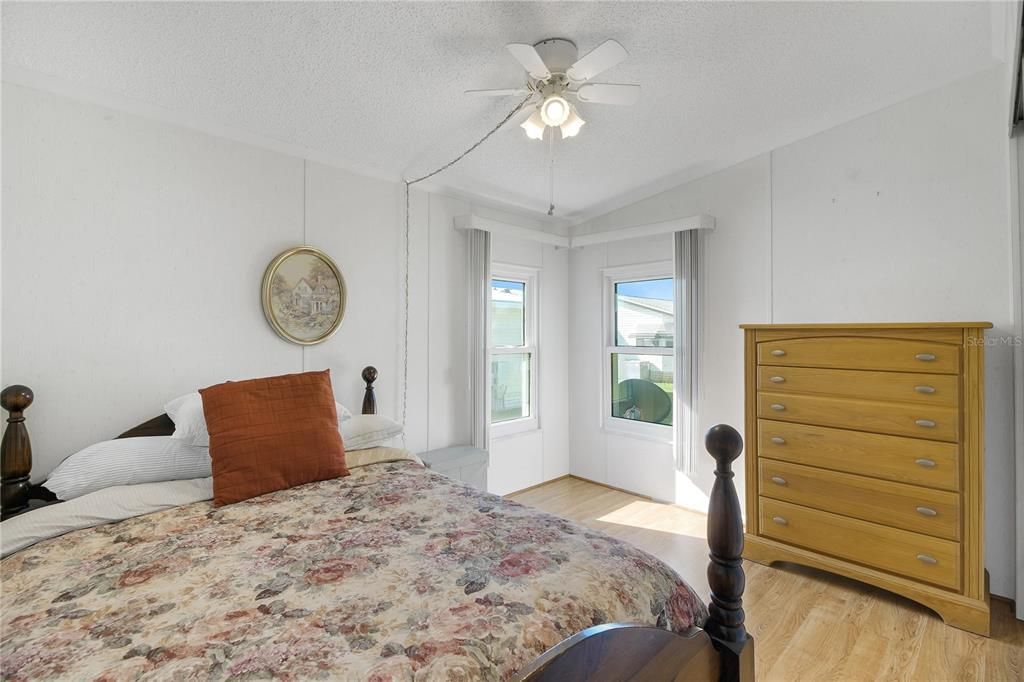 For Sale: $175,000 (3 beds, 2 baths, 1456 Square Feet)