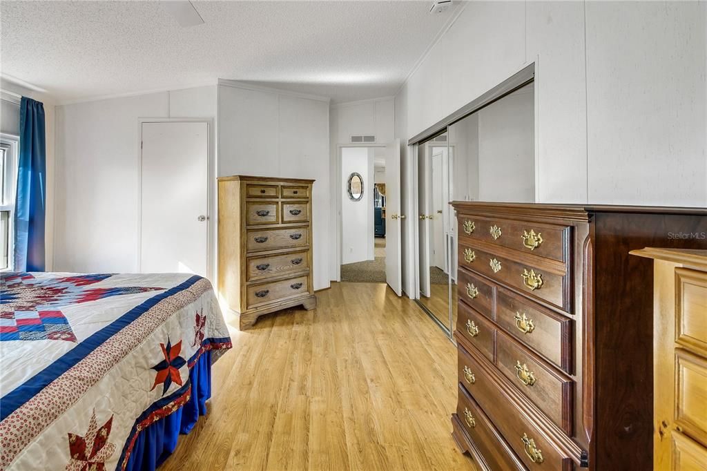 For Sale: $175,000 (3 beds, 2 baths, 1456 Square Feet)