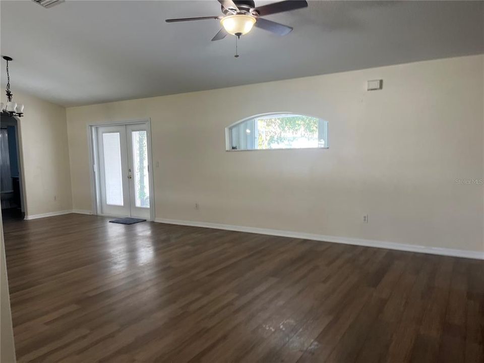 En Renta: $1,825 (3 camas, 2 baños, 1535 Pies cuadrados)