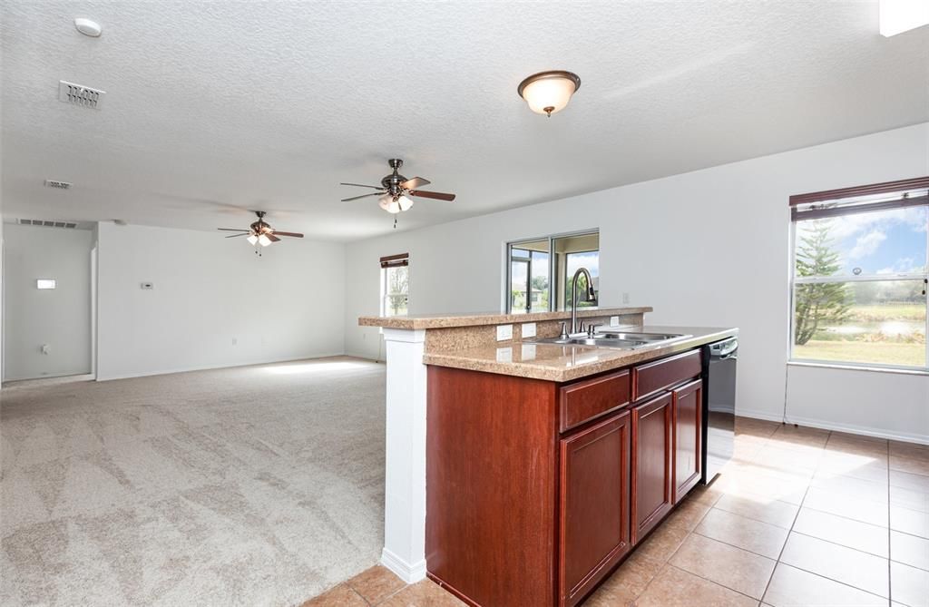 For Sale: $325,000 (3 beds, 2 baths, 1744 Square Feet)