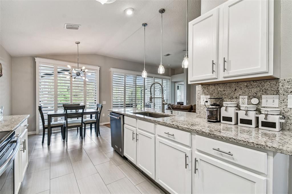 В аренду: $2,495 (3 спален, 2 ванн, 1708 Квадратных фут)