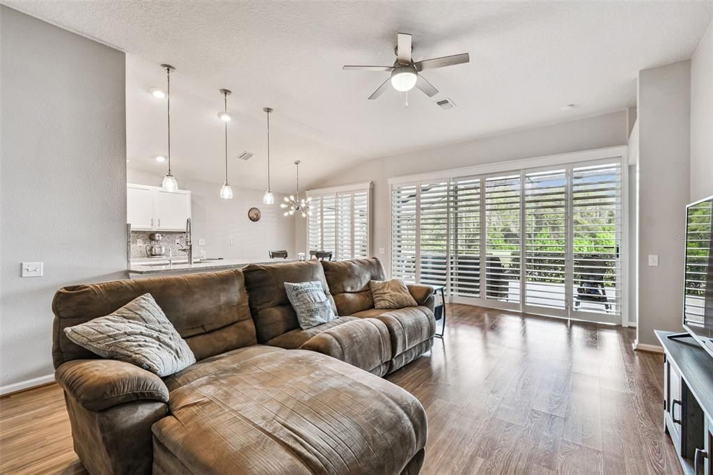 В аренду: $2,495 (3 спален, 2 ванн, 1708 Квадратных фут)