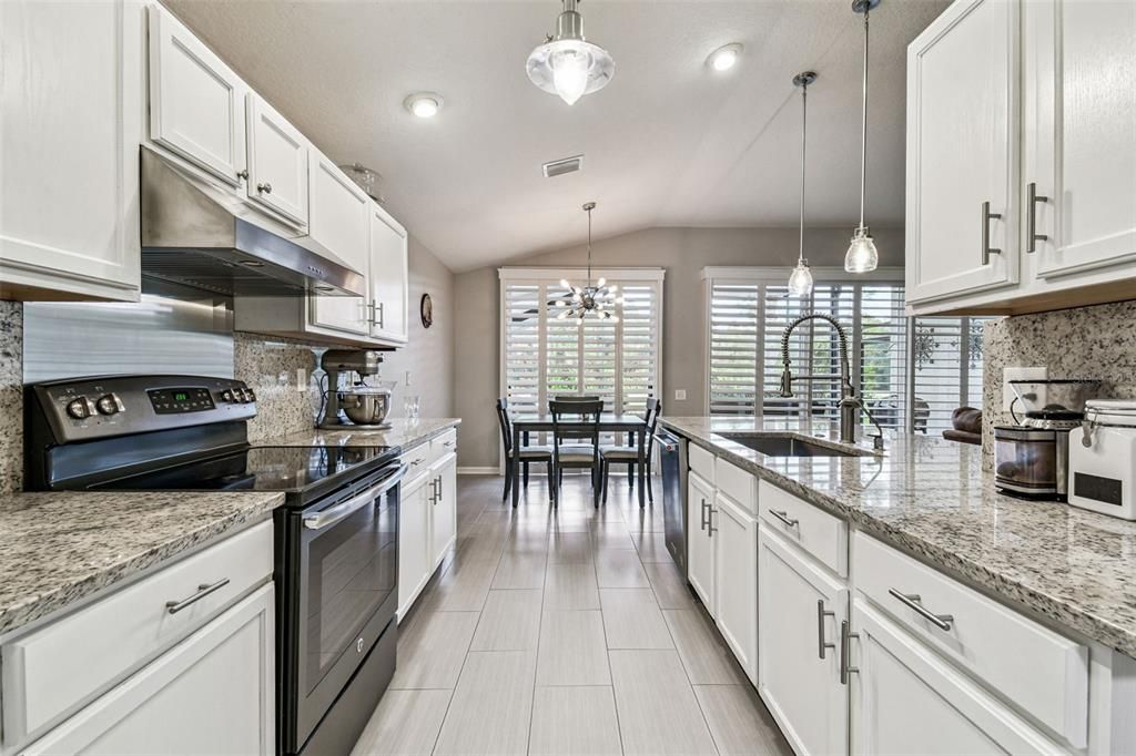 В аренду: $2,495 (3 спален, 2 ванн, 1708 Квадратных фут)