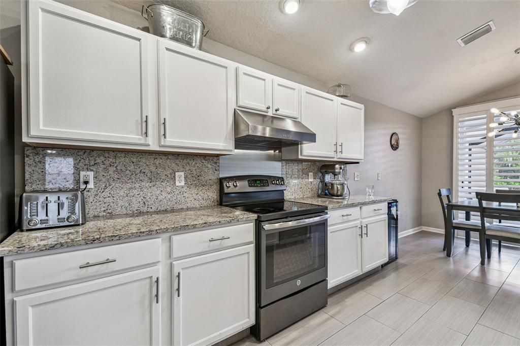 В аренду: $2,495 (3 спален, 2 ванн, 1708 Квадратных фут)