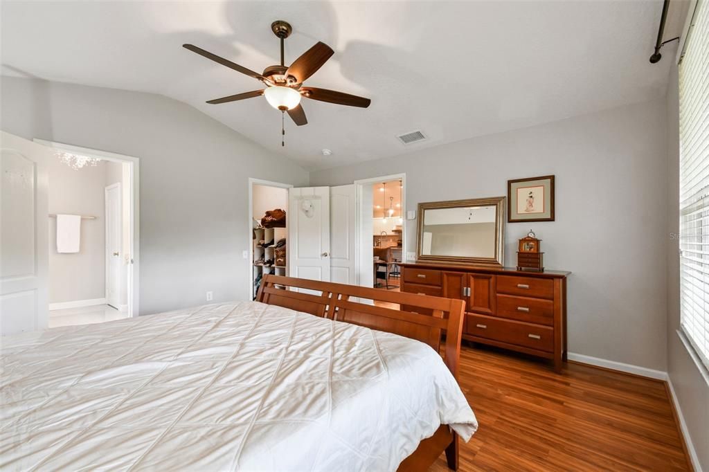 В аренду: $2,495 (3 спален, 2 ванн, 1708 Квадратных фут)