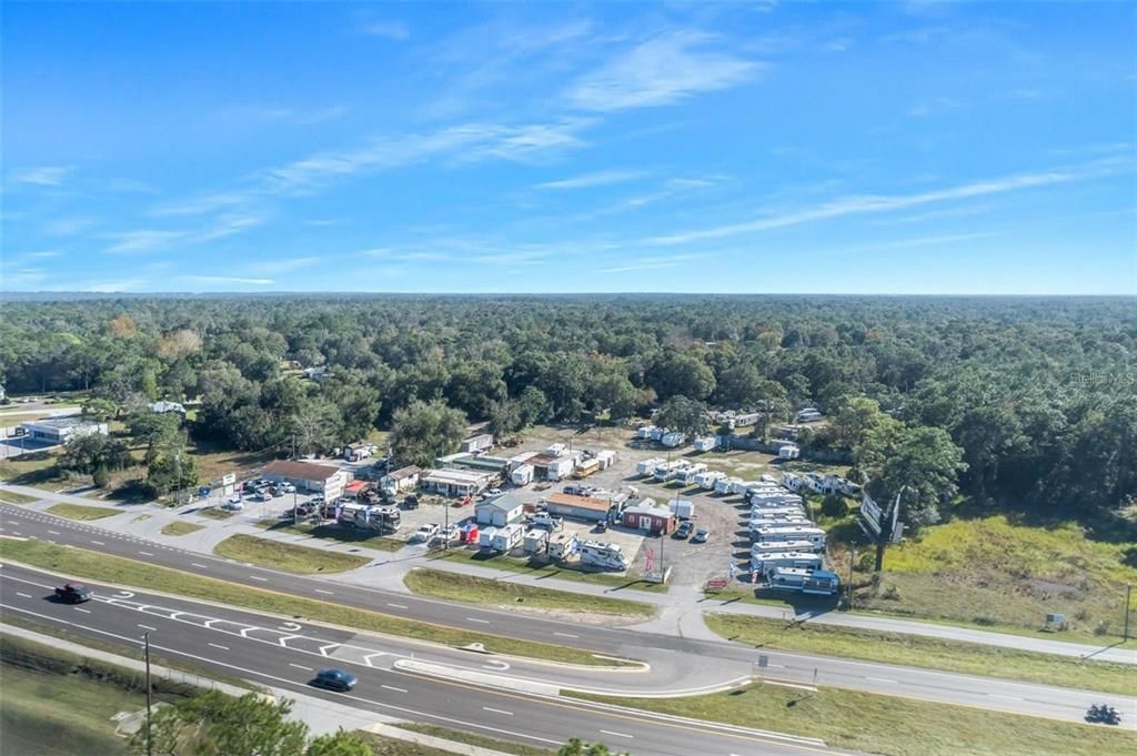 На продажу: $2,300,000 (6.93 acres)