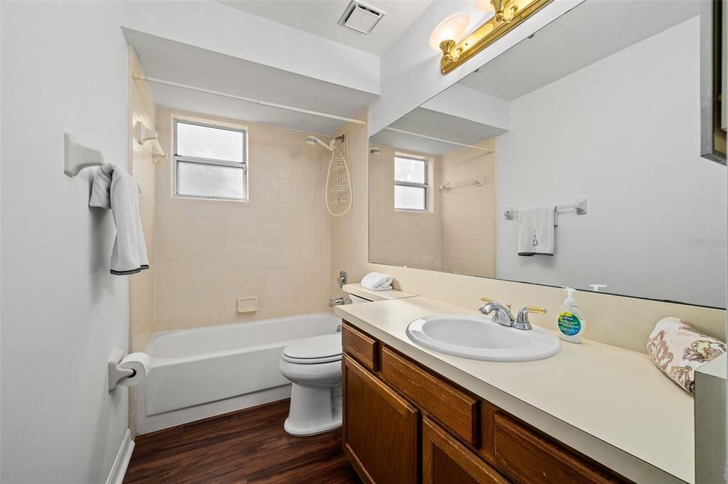 En Venta: $215,000 (2 camas, 2 baños, 1410 Pies cuadrados)