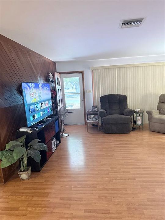 En Venta: $405,000 (3 camas, 2 baños, 1791 Pies cuadrados)