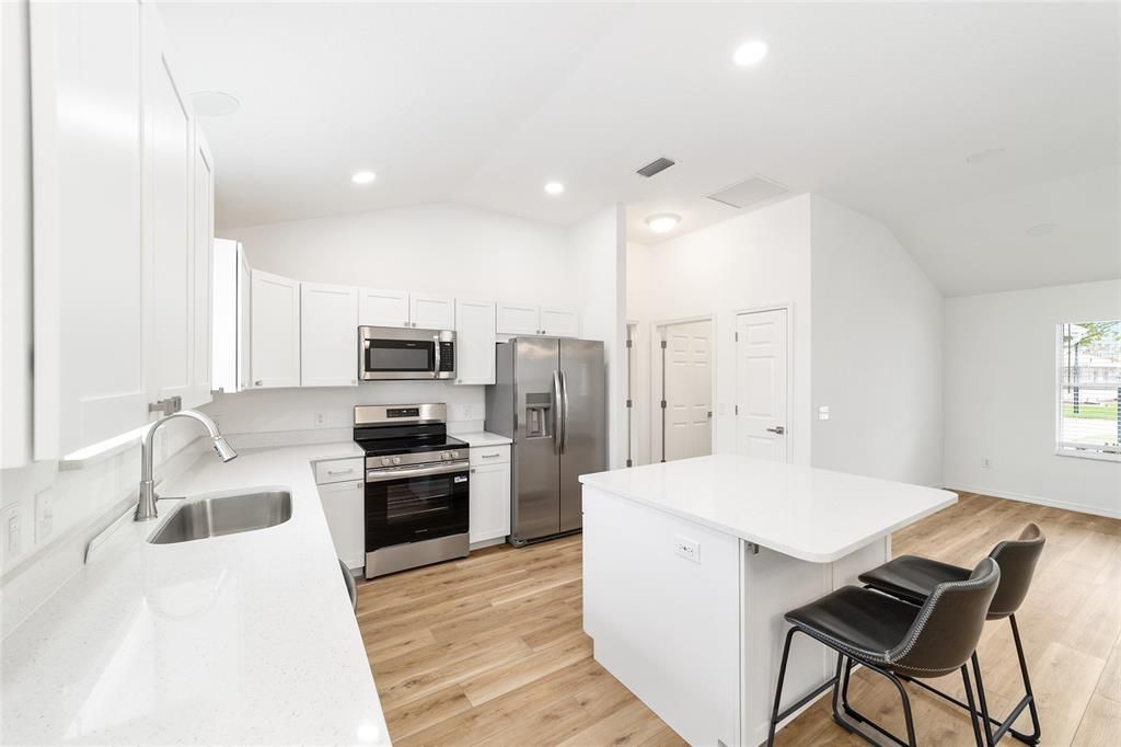 待售: $348,900 (3 贝兹, 2 浴室, 1392 平方英尺)