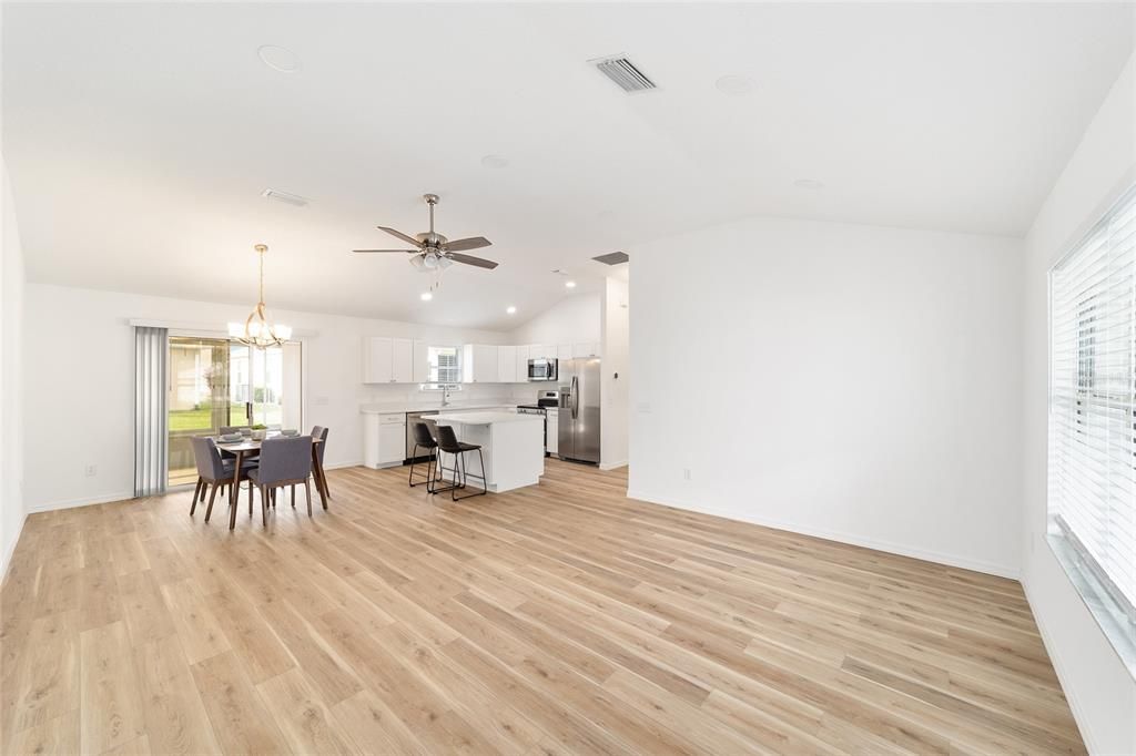 待售: $348,900 (3 贝兹, 2 浴室, 1392 平方英尺)