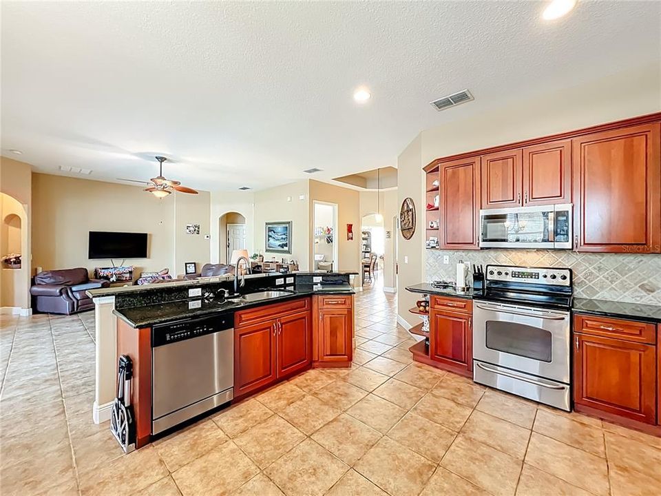 待售: $609,900 (4 贝兹, 3 浴室, 2773 平方英尺)