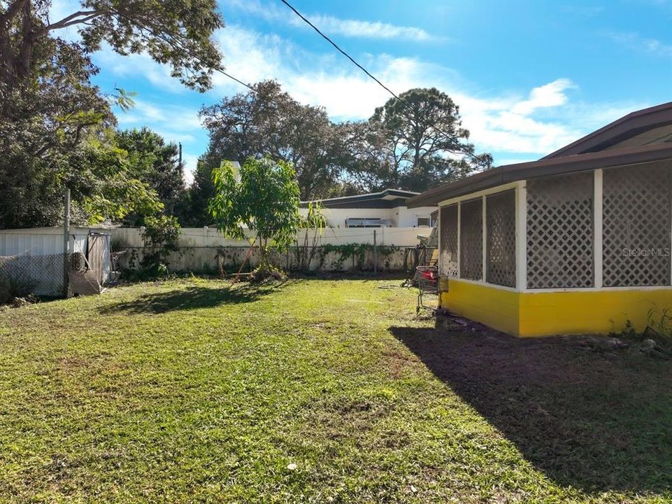 For Sale: $180,000 (3 beds, 1 baths, 1139 Square Feet)