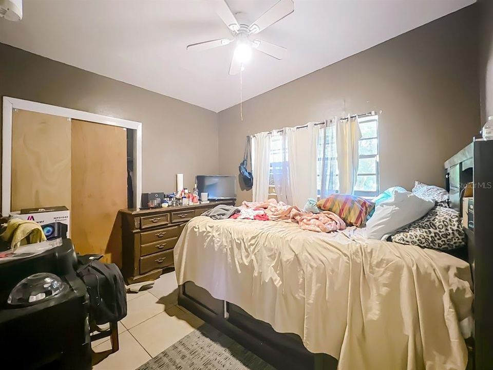 For Sale: $180,000 (3 beds, 1 baths, 1139 Square Feet)