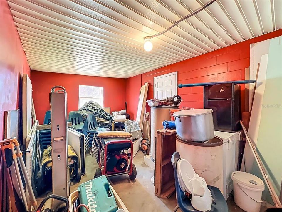 For Sale: $180,000 (3 beds, 1 baths, 1139 Square Feet)