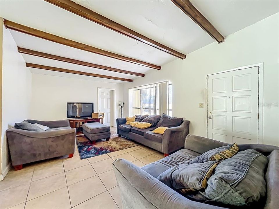 For Sale: $180,000 (3 beds, 1 baths, 1139 Square Feet)