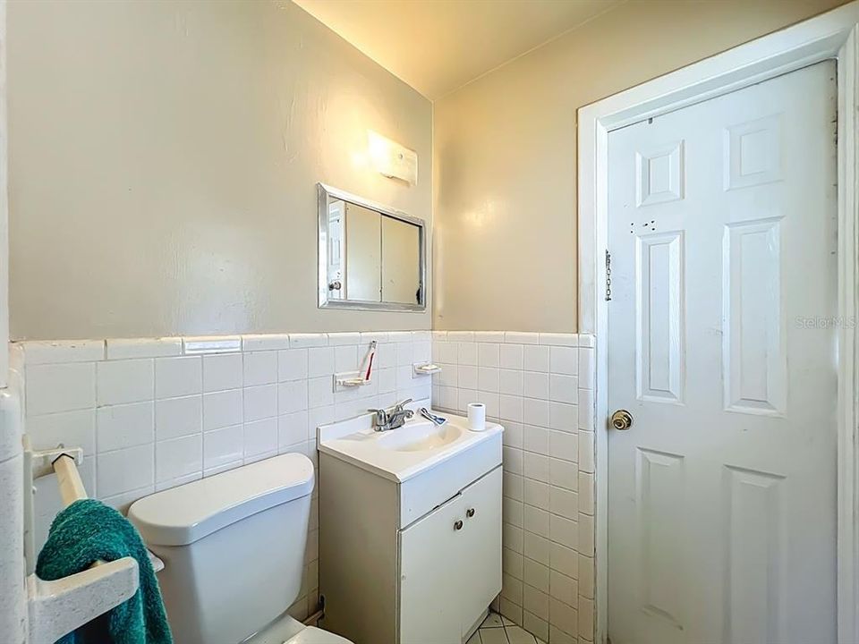For Sale: $180,000 (3 beds, 1 baths, 1139 Square Feet)