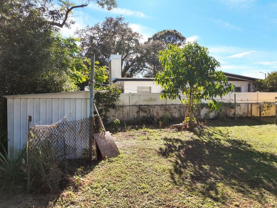 For Sale: $180,000 (3 beds, 1 baths, 1139 Square Feet)