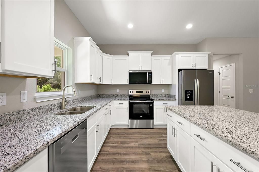 For Rent: $1,900 (4 beds, 3 baths, 2002 Square Feet)