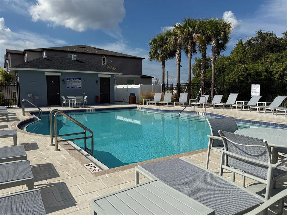 出租: $1,950 (2 贝兹, 2 浴室, 1541 平方英尺)