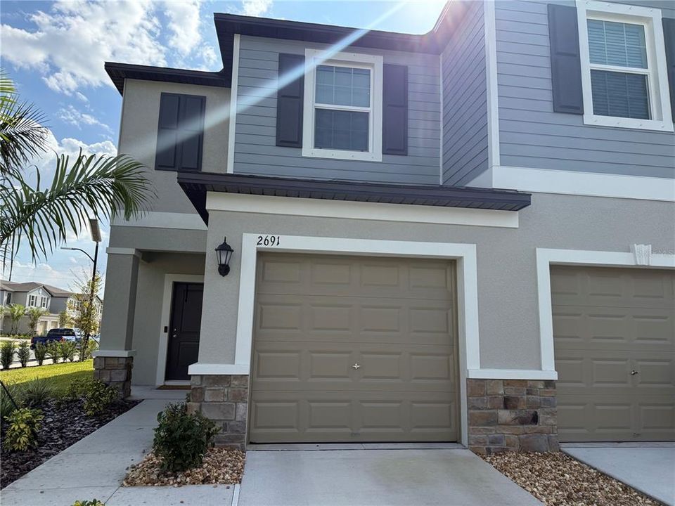 出租: $1,950 (2 贝兹, 2 浴室, 1541 平方英尺)