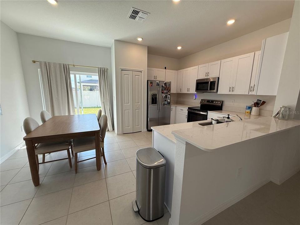 出租: $1,950 (2 贝兹, 2 浴室, 1541 平方英尺)