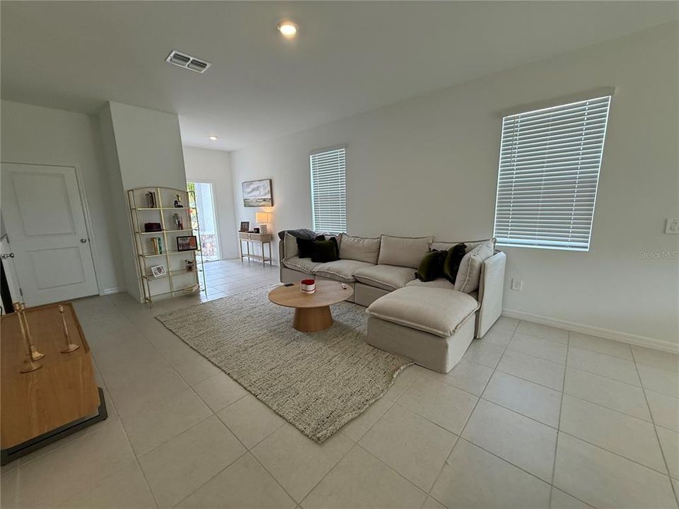 出租: $1,950 (2 贝兹, 2 浴室, 1541 平方英尺)