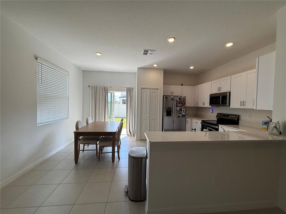 出租: $1,950 (2 贝兹, 2 浴室, 1541 平方英尺)