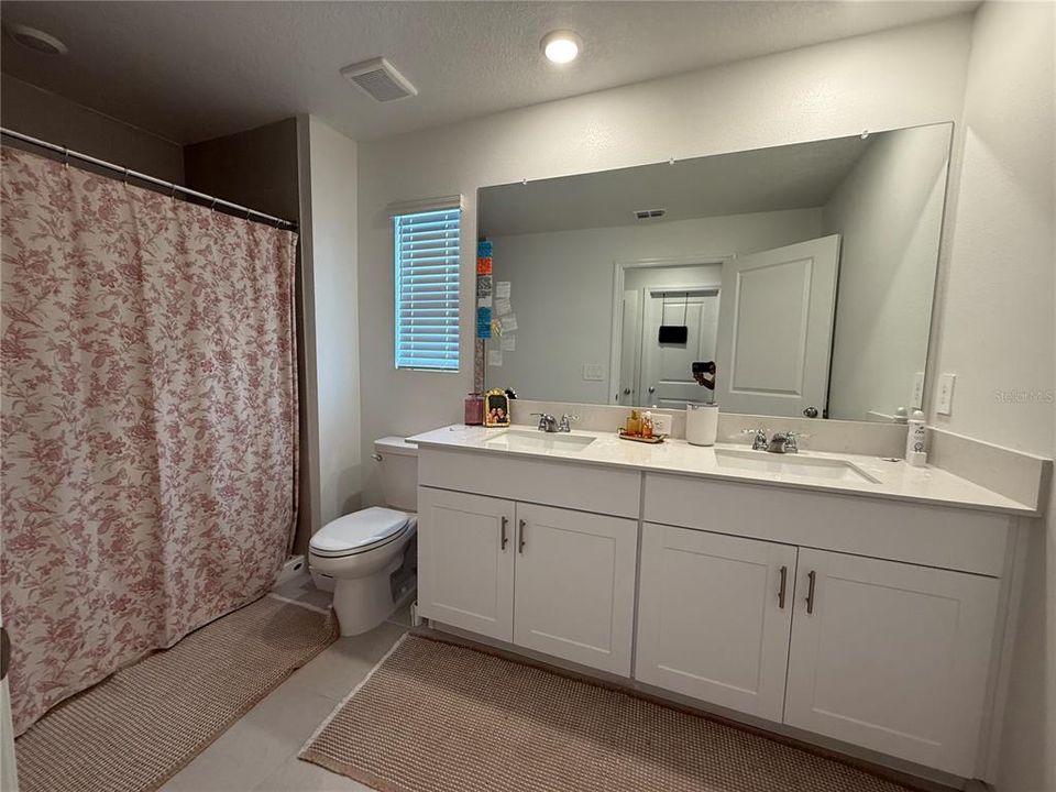 出租: $1,950 (2 贝兹, 2 浴室, 1541 平方英尺)