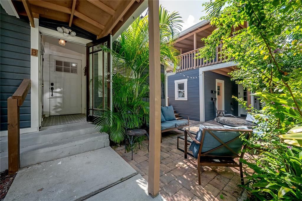 For Rent: $1,400 (1 beds, 1 baths, 360 Square Feet)