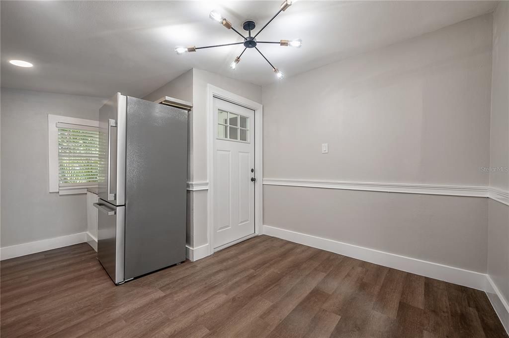 For Rent: $1,400 (1 beds, 1 baths, 360 Square Feet)