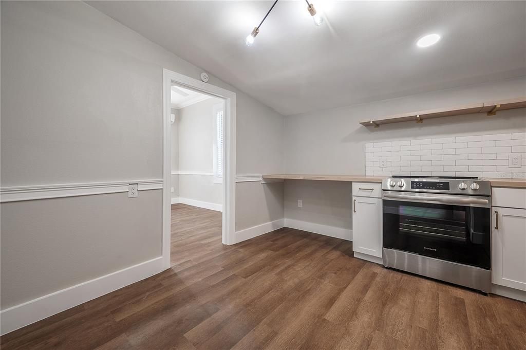 For Rent: $1,400 (1 beds, 1 baths, 360 Square Feet)