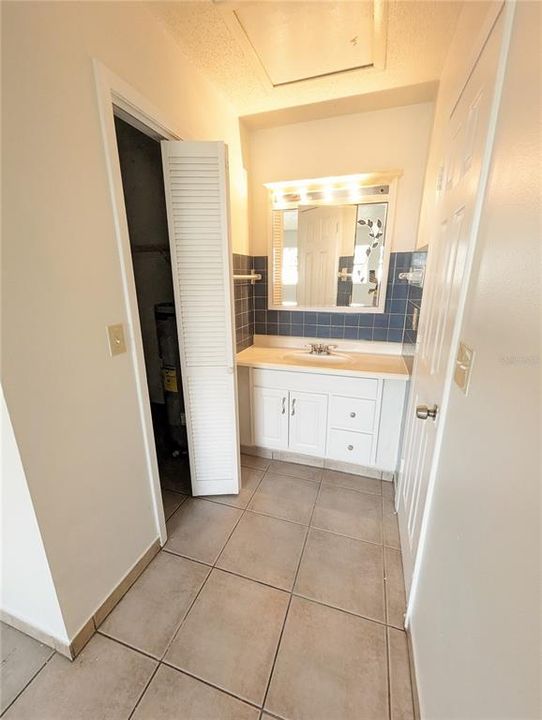 В аренду: $1,300 (2 спален, 2 ванн, 880 Квадратных фут)