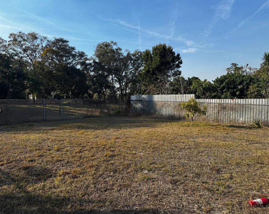 На продажу: $135,000 (2 спален, 1 ванн, 708 Квадратных фут)