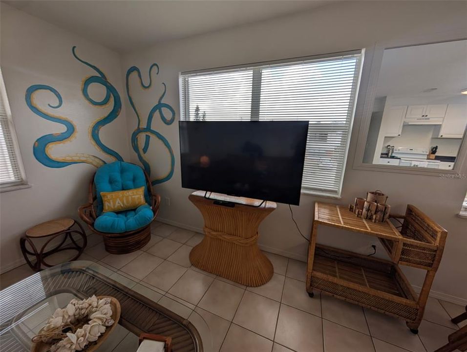 For Rent: $2,500 (2 beds, 1 baths, 750 Square Feet)