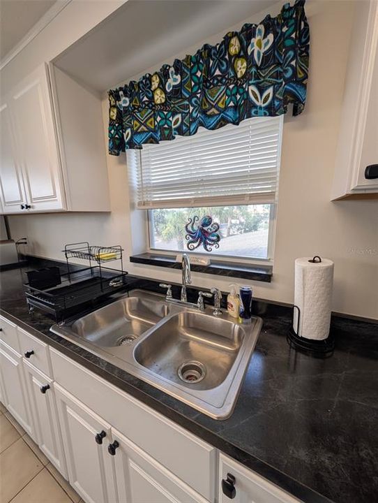 For Rent: $2,500 (2 beds, 1 baths, 750 Square Feet)