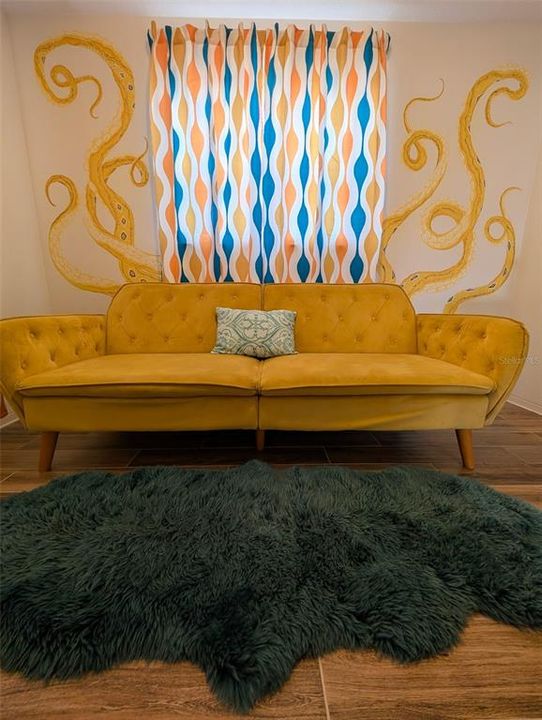 For Rent: $2,500 (2 beds, 1 baths, 750 Square Feet)