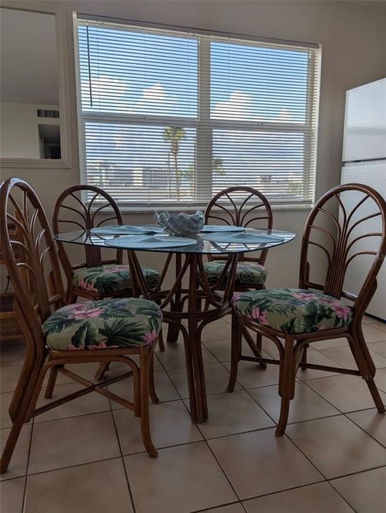 For Rent: $2,500 (2 beds, 1 baths, 750 Square Feet)