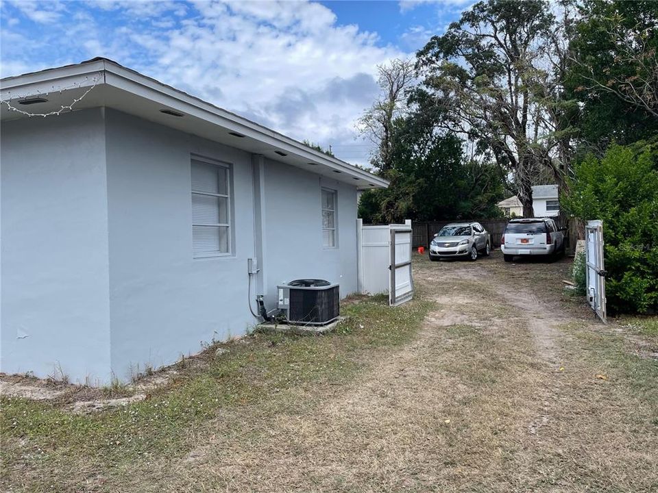 待售: $310,000 (3 贝兹, 1 浴室, 1336 平方英尺)