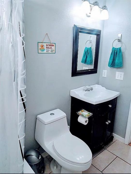 待售: $285,000 (3 贝兹, 2 浴室, 1233 平方英尺)