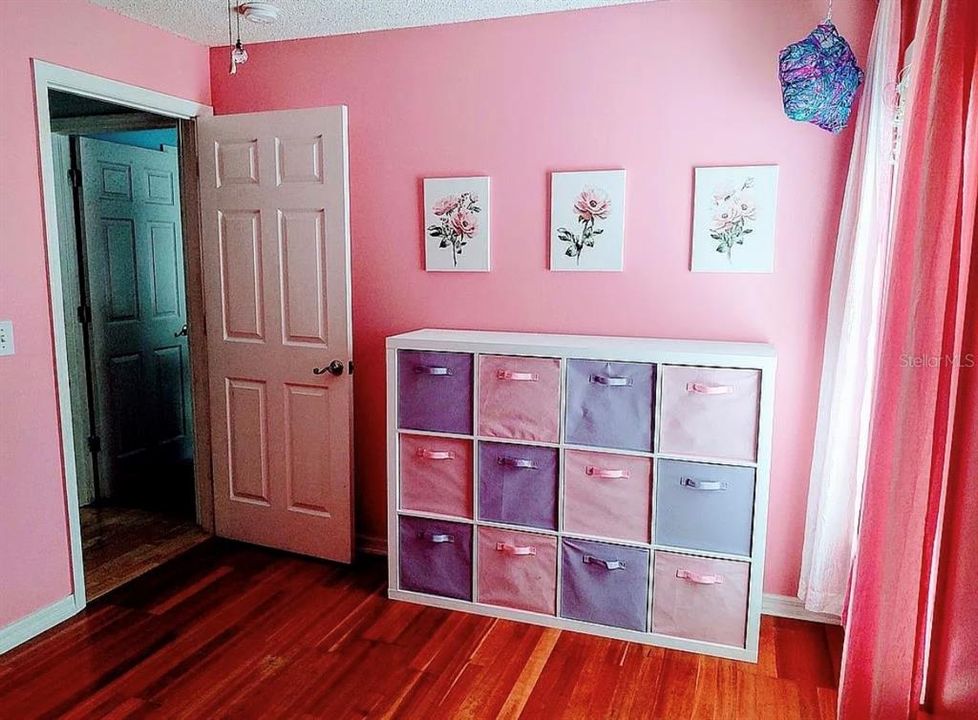 待售: $285,000 (3 贝兹, 2 浴室, 1233 平方英尺)