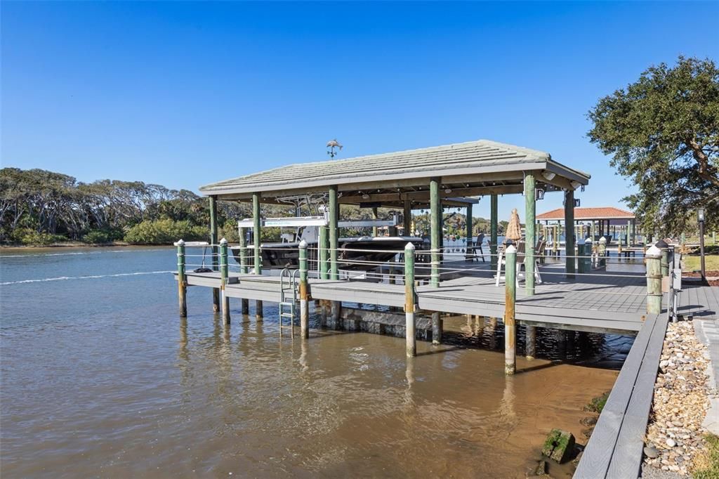 待售: $3,298,500 (5 贝兹, 5 浴室, 5581 平方英尺)