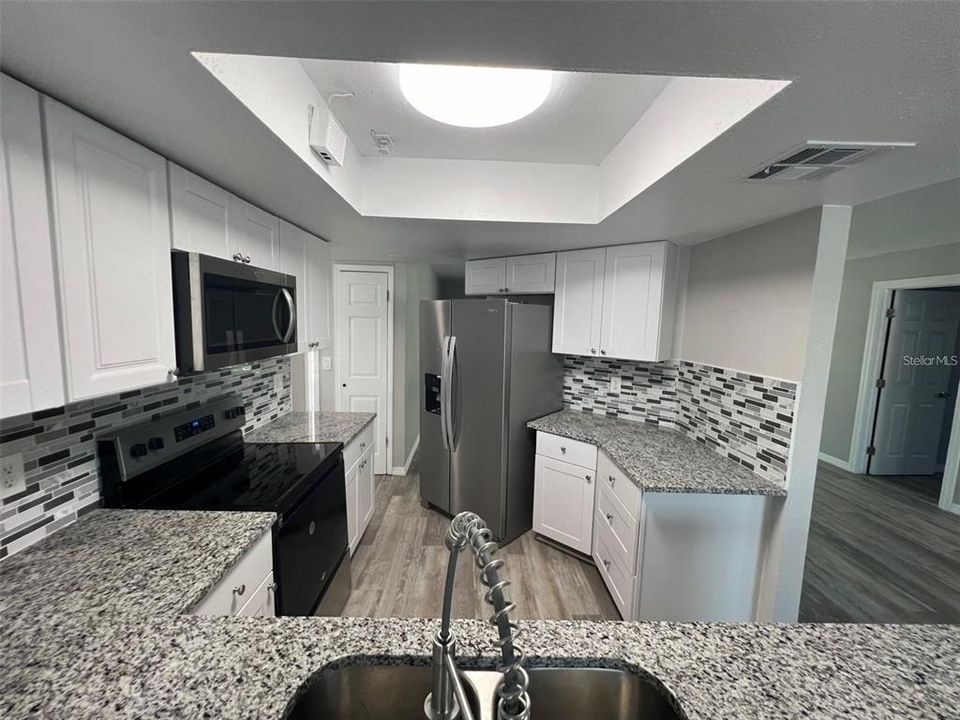 В аренду: $1,950 (3 спален, 2 ванн, 1423 Квадратных фут)